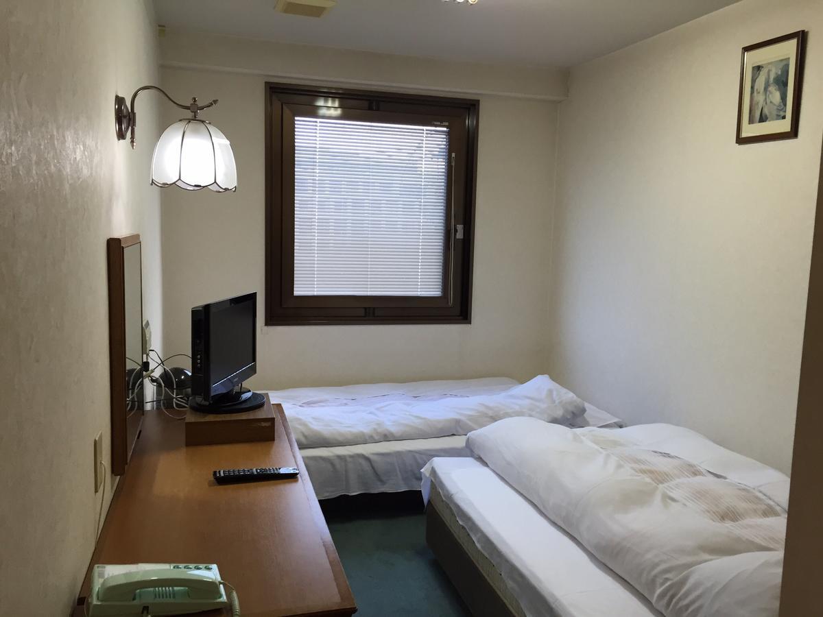 Aoi Business Hotel Fukuyama Exterior photo